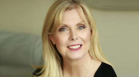Dr Julie Stokes